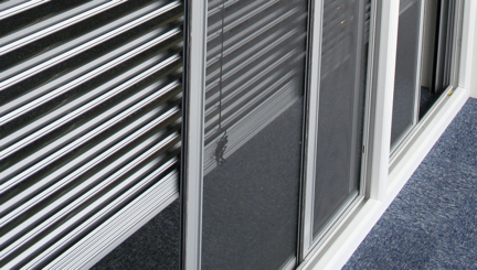 drsni_komarnik_primer